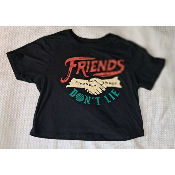 Netflix Stranger Things T Shirt Womens Size Medium Friends Don’t Lie Crop Top - Picture 7 of 7